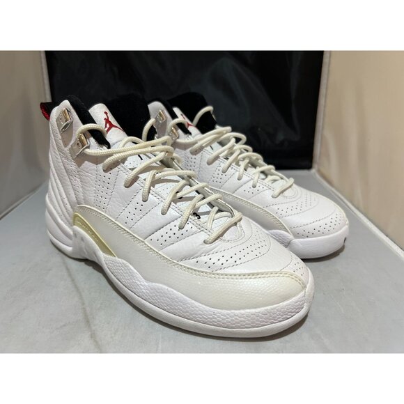 AIR JORDAN 12 RETRO (GS) WHITE/VARSITY RED BLACK - 153265 163 Youth size 5 - Picture 5 of 8